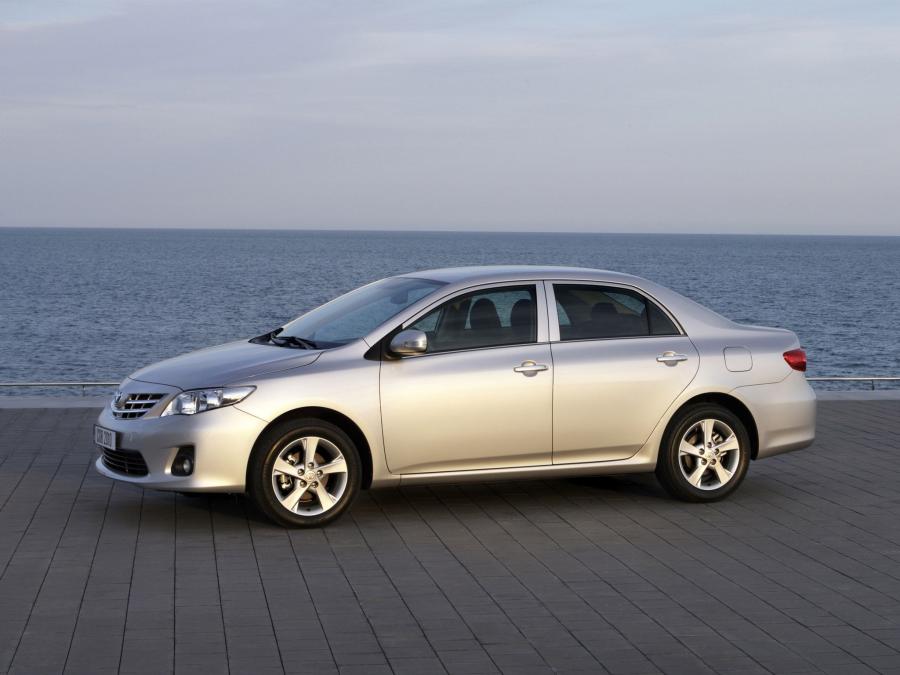  Toyota Corolla Sedan 2010 года  (фото 12 из 15)